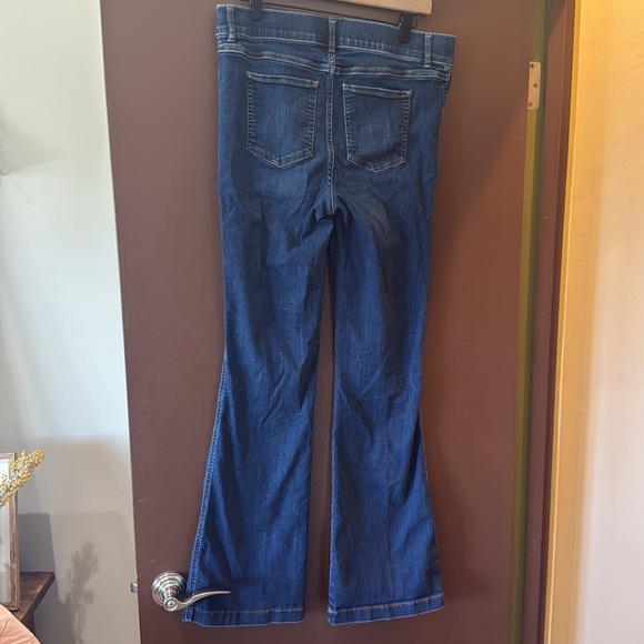 EUC SPANX Pull-On Denim Flare Jeans - Picture 3 of 7